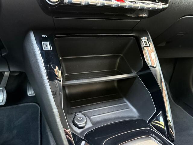 Peugeot e-208 EV Active Pck 50 kWh FASE 3 / RIJKLAAR / NAVI / AIRCO / CRUISE /