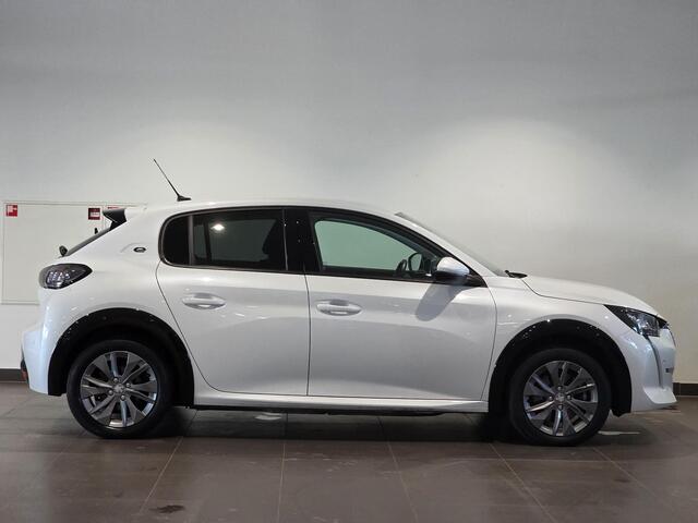 Peugeot e-208 Allure Pack EV 3-FASEN 50kWh 136pk | 3D i-COCKPIT®| ADAPTIVE CRUISE | KEYLESS | STOELVERW. | LED | ISOFIX | NAVI | 180° CAMERA |