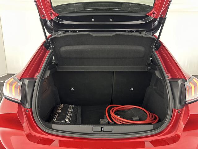 Peugeot e-208 EV GT Pack 50 kWh [ 3-Fase-11kW ] {SOH-88%] (INCL-BTW) *FULL-LED | DIGI-COCKPIT | BLINDSPOT | CAMERA | LEATHER-ALCANTARA | AMBIENTLIGHT | NAVI-FULLMAP | LANE-ASSIST | KEYLESS | DAB | CCS-FASTLOADER | HEATED-SPORTSEATS | 17''ALU*