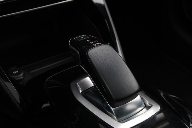 Peugeot e-208 EV GT 350 50 kWh PANO/ VIRTUAL COCKPIT/ CAM/ CARPLAY/ CRUISE/ CLIMA