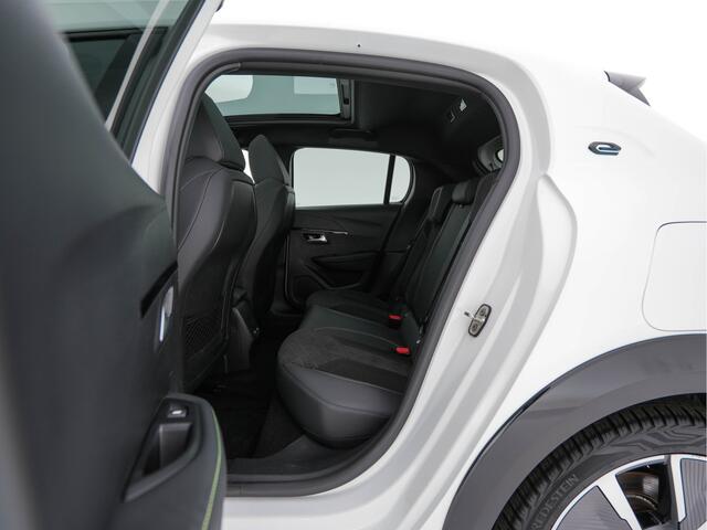 Peugeot e-208 EV GT Pack 50 kWh (3-Fase-11kW) {SOH-86%} (INCL-BTW) *HEATPUMP | PANO | FULL-LED | DIGI-COCKPIT | BLINDSPOT | CAMERA | LEATHER-ALCANTARA | AMBIENTLIGHT | NAVI-FULLMAP | LANE-ASSIST | KEYLESS | DAB | CCS-FASTLOADER | HEATED-SPORTSEATS