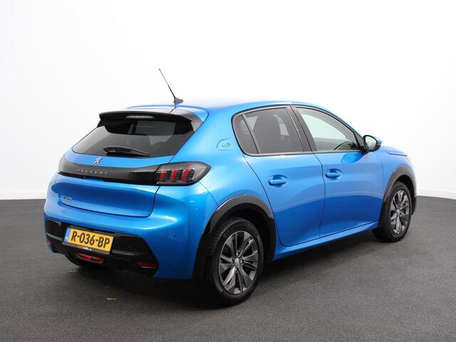 Peugeot e-208 EV Allure 50 kWh Climate control | Cruise control | LED | Camera | Parkeersensor achter | Lane assist | Navigatie | Apple Carplay/ Android Auto
