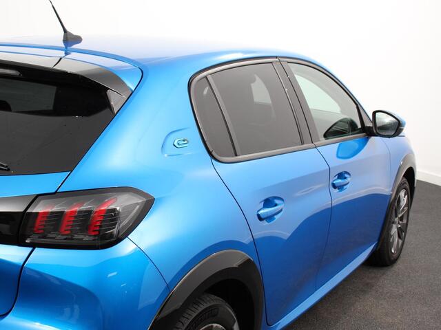 Peugeot e-208 EV Allure 50 kWh Climate control | Cruise control | LED | Camera | Parkeersensor achter | Lane assist | Navigatie | Apple Carplay/ Android Auto