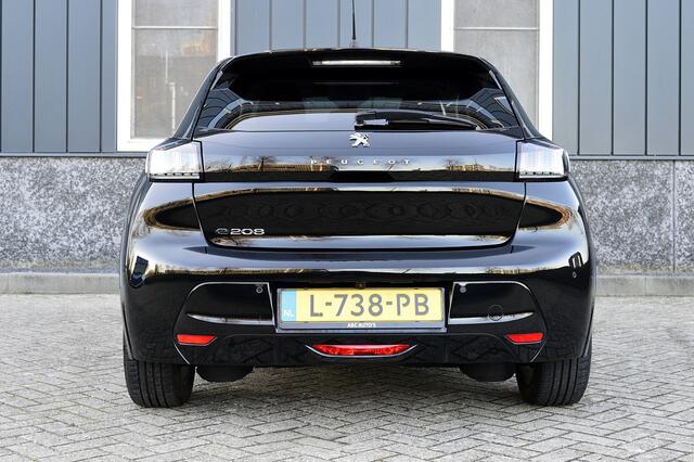 Peugeot e-208 EV Allure Pack 50 kWh Rijklaarprijs-Garantie Navigatie Airco Leder/Stof Interieur Apple carplay camera