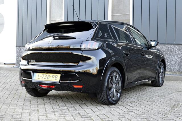 Peugeot e-208 EV Allure Pack 50 kWh Rijklaarprijs-Garantie Navigatie Airco Leder/Stof Interieur Apple carplay camera