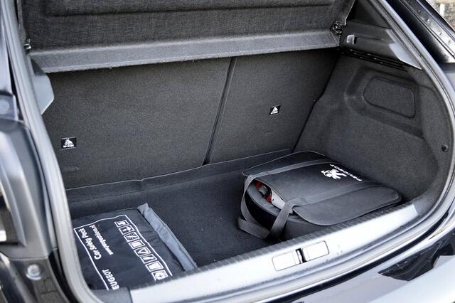 Peugeot e-208 EV Allure Pack 50 kWh Rijklaarprijs-Garantie Navigatie Airco Leder/Stof Interieur Apple carplay camera