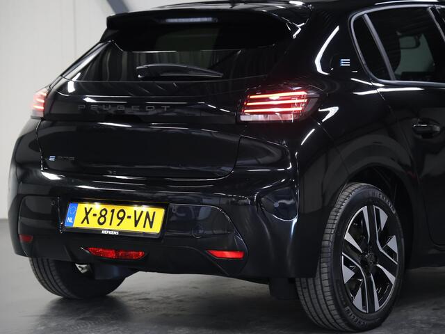 Peugeot e-208 Style 50kWh 136PK | 1ste eigenaar | SOH 100% | AppleCarPlay/AndroidAuto | Armsteun | Stoelverwarming | LED | Navigatie | Parkeersensoren | AUTOMAAT | Isofix | Privacy Glass |