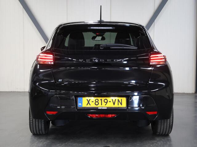 Peugeot e-208 Style 50kWh 136PK | 1ste eigenaar | SOH 100% | AppleCarPlay/AndroidAuto | Armsteun | Stoelverwarming | LED | Navigatie | Parkeersensoren | AUTOMAAT | Isofix | Privacy Glass |
