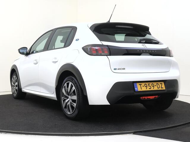 Peugeot e-208 EV Active 50 kWh | Carplay | Stoelverwarming | Navigatie | Climate Control |