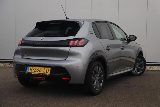 Peugeot e-208 EV Allure 50 kWh Incl. BTW Half Leder Navigatie Camera Clima Cruise PDC LMV Carplay Android Bluetooth