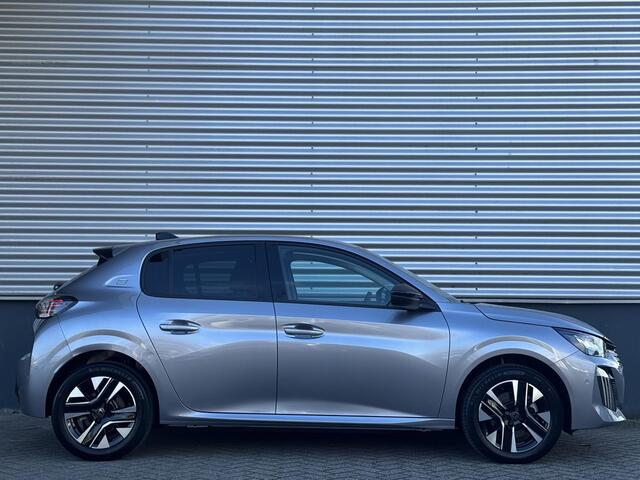 Peugeot e-208 Allure Avantage EV 51kWh 156pk AUTOMAAT | WARMTEPOMP | CAMERA | ADAPTIEVE CRUISE CONTROL | DODEHOEKBEW. |