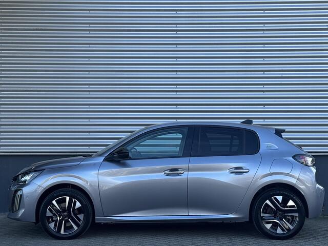 Peugeot e-208 Allure Avantage EV 51kWh 156pk AUTOMAAT | WARMTEPOMP | CAMERA | ADAPTIEVE CRUISE CONTROL | DODEHOEKBEW. |