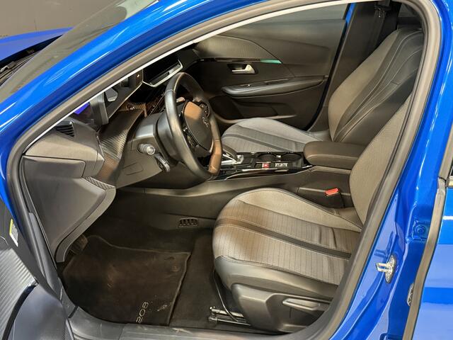 Peugeot e-208 EV Allure 50 kWh | Panoramadak | Camera | Apple Carplay | Draadloze lader