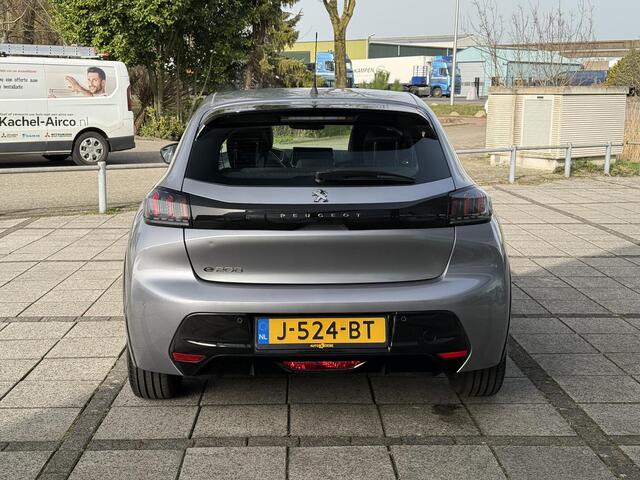 Peugeot e-208 Aut. EV Allure Pack | SoH 87% | Navi | Camera | Stoel Verarming |