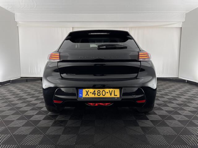 Peugeot e-208 EV Style 50 kWh [ 3-Fase-11kW] {SOH-96%} (INCL-BTW) Aut. *LEATHER-FABRIC | FULL-LED | SPORT-SEATS | KEYLESS | PRIVACY-GLASS | DAB+ | NAVI-FULLMAP | ECC | PDC | CRUISE | 16''ALU*