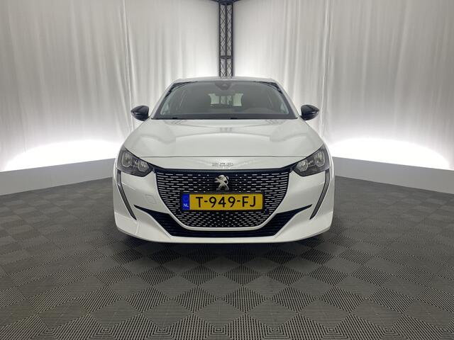 Peugeot e-208 EV Style 50 kWh Automaat | Apple CarPlay | 100 KW Snelladen | Climate Control | Cruise Control |