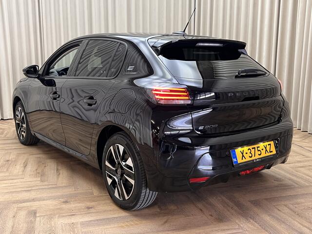 Peugeot e-208 EV Style 50 kWh 3-Fase Org.NL! / Android Auto / Stoelverwarming / LED / Navigatie / Cruise / 17'' LMV