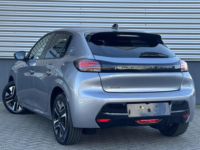 Peugeot e-208 Allure Avantage EV 51kWh 156pk AUTOMAAT | WARMTEPOMP | CAMERA | ADAPTIVE CRUISE | DODEHOEKBEW. |
