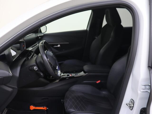 Peugeot e-208 EV GT Pack 50 kWh | Stoelverwarming | Camera | Carplay | Alcantara |