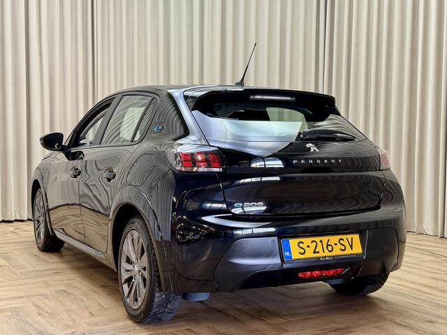 Peugeot e-208 EV Active Pack 50 kWh *Fase 3 laden* SOH 94% / Apple Carplay / Cruise Control / PDC V&A / LED / 16"LMV / Org.NL!