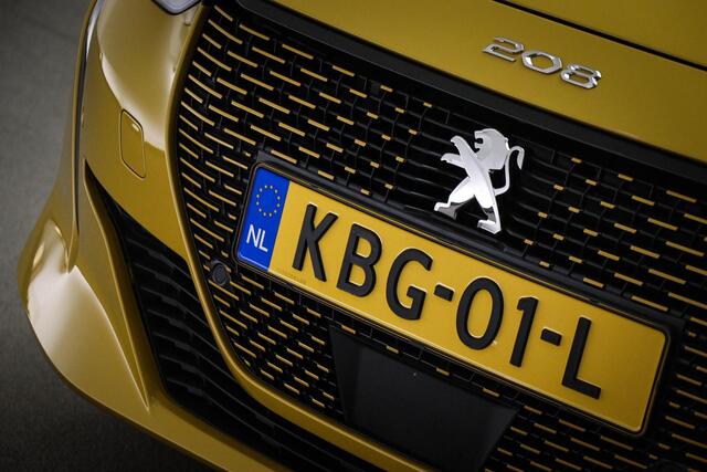 Peugeot e-208 EV GT Pack 50 kWh | STOELVERWARMING | DAB | APPLE | CAMERA