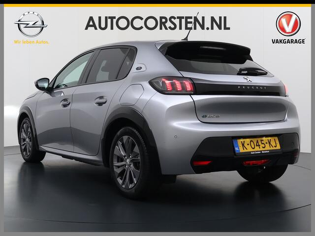 Peugeot e-208 EV SOH 92,5% Panoramadak Stoelverwarming 3D-Navi 360°Camera Apple Carplay Android Auto Ecc Cruise Control Pdc Keyless 50kWh Allure Led Lmv Privacy Glas Isofix DAB+ Bluetooth Regen-Lichtsensor Lane Assist Dealeronderhouden Origineel Nederlandse Auto