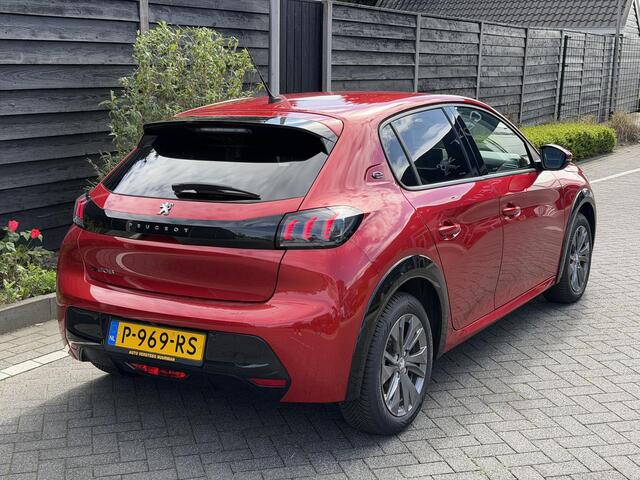 Peugeot e-208 Blue Lease Allure 50 kWh 136PK Automaat Achteruitrijcamera, DAB, Apple Carplay, Android Auto, Parkeersensoren Achter