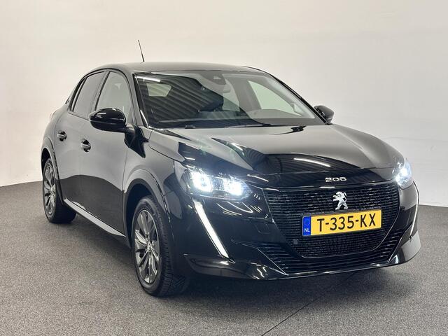 Peugeot e-208 EV Allure Pack 50 kWh Airco/ECC Carplay Navi Cruise Control PDC VA + Camera Full LED 16" LM Velgen