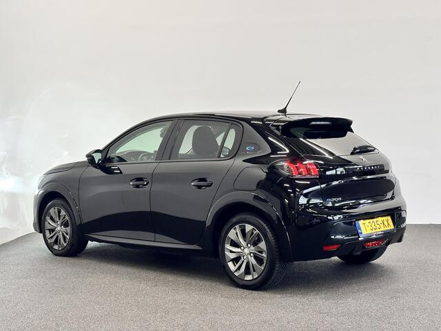 Peugeot e-208 EV Allure Pack 50 kWh Airco/ECC Carplay Navi Cruise Control PDC VA + Camera Full LED 16" LM Velgen