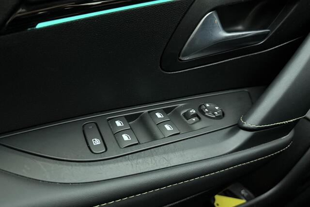 Peugeot e-208 EV GT Pack 50 kWh SOH 93.1% | 3-Fase | Panorama Dak | Stoelverwarming | Keyless Entry & Start | Camera | Navigatie