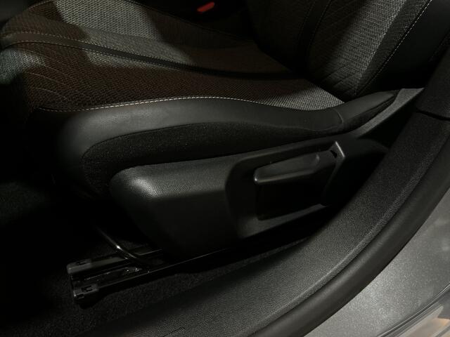 Peugeot e-208 EV Allure 50 kWh Warmtepomp | 3-fase lader | navigatie | zichtpakket Wordt verwacht 6 mei