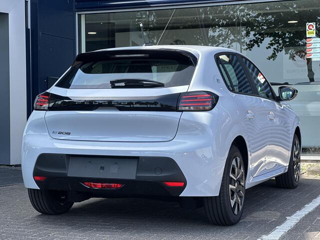 Peugeot e-208 EV Style Avantage 51 kWh | Climate Control | Parkeersensoren | Apple Carpay/Android Auto | Full LED | Cruise Control | DAB |
