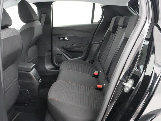 Peugeot e-208 EV Active Pack 50 kWh | SOH 94,2% | 38.400km NAP | Navigatie | Carplay | Parkeerhulp | Climate control | Bluetooth | DAB | Cruise control | Origineel NL | 1e eigenaar