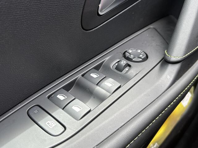 Peugeot e-208 EV GT 50 kWh | 99,3% SOH | 7800 KM | Stoelverwarming | Adaptive Cruise | Dodehoeksensoren | LM Winterset