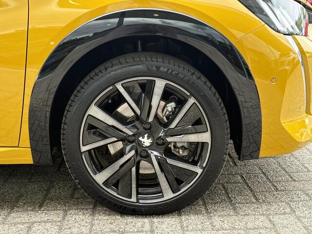Peugeot e-208 EV GT 50 kWh | 99,3% SOH | 7800 KM | Stoelverwarming | Adaptive Cruise | Dodehoeksensoren | LM Winterset