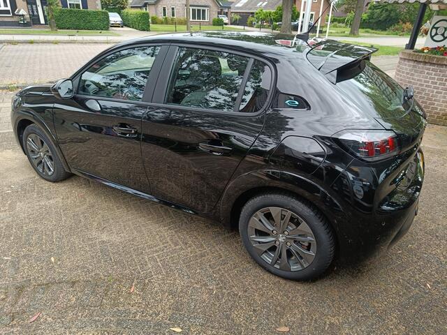 Peugeot e-208 Active Pack Lage km-stand!