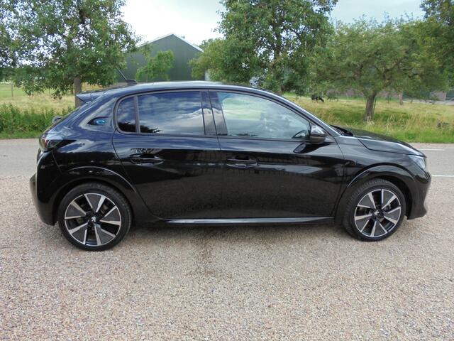 Peugeot e-208 EV GT 350 50 kWh **21.000 org.km.**PANORAMA DAK**STOELVERWARMING**