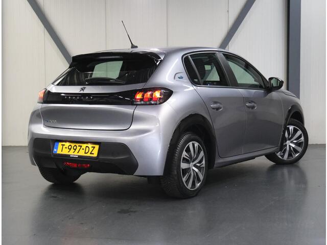 Peugeot e-208 EV Active 50 kWh 136PK | ACCU 99% | 1ste eigenaar | AppleCarplay/AndroidAuto | Armsteun | Keyless | AUTOMAAT | Climate Control | Cruise Control | DAB Radio |