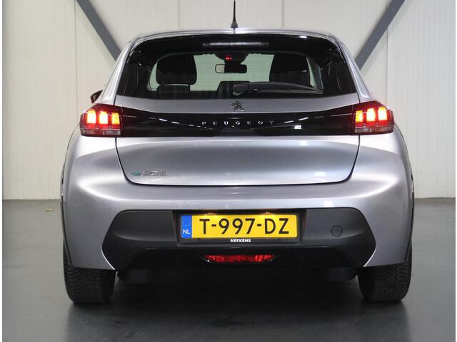 Peugeot e-208 EV Active 50 kWh 136PK | ACCU 99% | 1ste eigenaar | AppleCarplay/AndroidAuto | Armsteun | Keyless | AUTOMAAT | Climate Control | Cruise Control | DAB Radio |