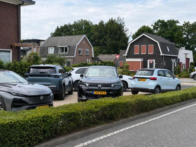 Peugeot e-208 Allure 50 kWh 136PK Automaat Navigatie, Parkeersensoren, Apple Carplay, Android Auto, Keyless Start
