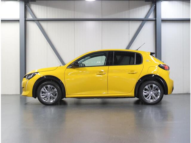 Peugeot e-208 EV Allure Pack 50 kWh 136PK | 1ste eigenaar | ACCU 95% | Camera | AppleCarPlay/AndroidAuto | Armsteun | Navigatie | LEER/Stof | LED | Climate Control | Cruise Control | AUTOMAAT | Parkeersensoren | Isofix | Privacy Glass |