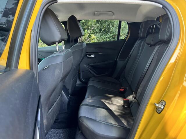Peugeot e-208 Allure Pack EV 3-FASEN 50kWh 136pk | STOELVERW. | i-COCKPIT® | 180° CAMERA | APPLE CARPLAY / ANDROID AUTO | CRUISE CONTROL | ISOFIX |