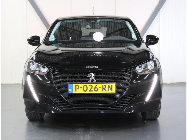 Peugeot e-208 EV Allure Pack 50 kWh 136PK | 1ste eigenaar | ACCU 93% | Camera | AppleCarPlay/AndroidAuto | Armsteun | Navigatie | LEER/Stof | LED | Climate Control | Cruise Control | AUTOMAAT | Parkeersensoren | Isofix | Privacy Glass |