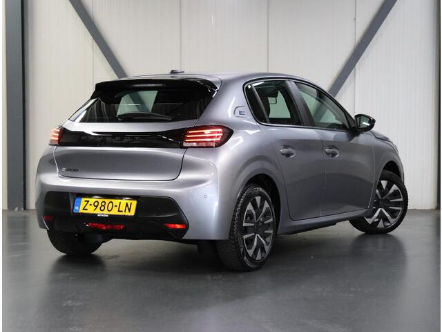 Peugeot e-208 Active 50kWh 136PK | 1ste eigenaar | AppleCarPlay/AndroidAuto | Climate Control | Cruise Control | LED | Isofix | Parkeersenoren | Warmtepomp |