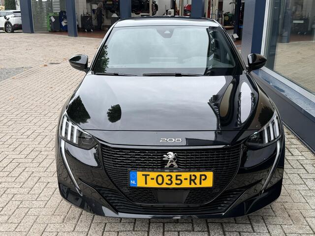 Peugeot e-208 EV GT Pack 136 PK | Alcantara Bekleding | Full-LED Koplampen | Stoelverwarming | Keyless Entry | Apple Carplay | Full map Navigatie | Parkeersensoren Rondom | Camera Achter |