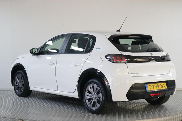 Peugeot e-208 EV Active Pack 50 kWh All-Seasons | Climate | Carplay | Cruise | Lichtmetaal.