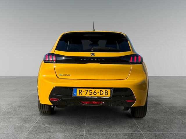 Peugeot e-208 Allure Pack EV 3-FASEN 50kWh 136pk | CAMERA | STOELVERW. | 3D i-COCKPIT® | APPLE CARPLAY / ANDROID AUTO | KEYLESS START | EXTRA GETINTE ACHTERRUITEN | CLIMA | CRUISE | LM-VELGEN |