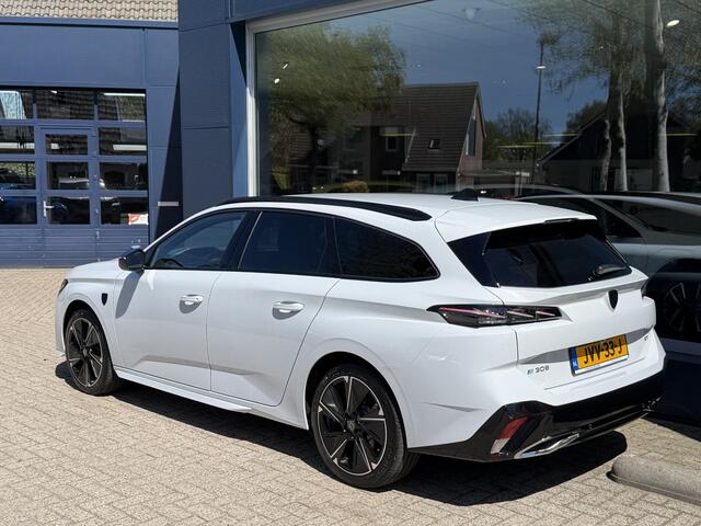 Peugeot e-308 SW GT EV 54 kWh | Nieuwe Auto | Tot 8 jaar Garantie | Tot 420 Km WLTP | Alcantara Executive Pack | 360 Graden Camera | Navigatie | Stoelverwarming & Massage | Warmtepomp | Draadloze Telefoonlader | Keyless Entry | Elektrische Kofferklep | 18" Lichtmetalen