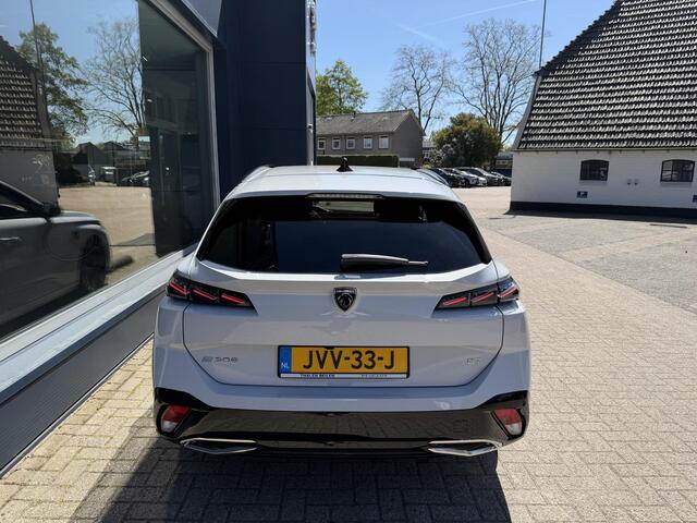 Peugeot e-308 SW GT EV 54 kWh | Nieuwe Auto | Tot 8 jaar Garantie | Tot 420 Km WLTP | Alcantara Executive Pack | 360 Graden Camera | Navigatie | Stoelverwarming & Massage | Warmtepomp | Draadloze Telefoonlader | Keyless Entry | Elektrische Kofferklep | 18" Lichtmetalen