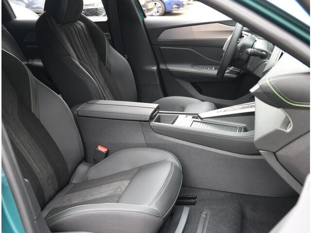 Peugeot e-308 SW GT EV 54 kWh | AGR stoel | Stoelverwarming | Camera | Navigatie | Automatische achterklep